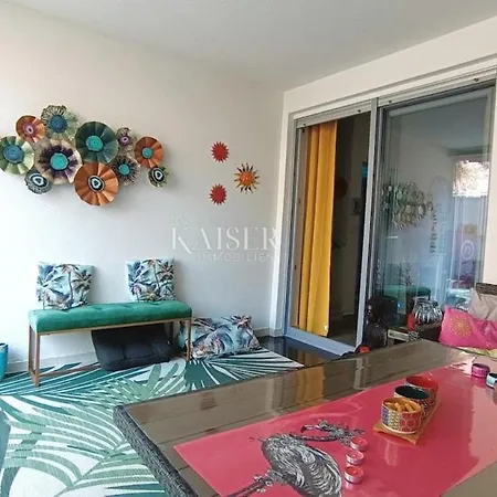 Garden Terrace Apartment *