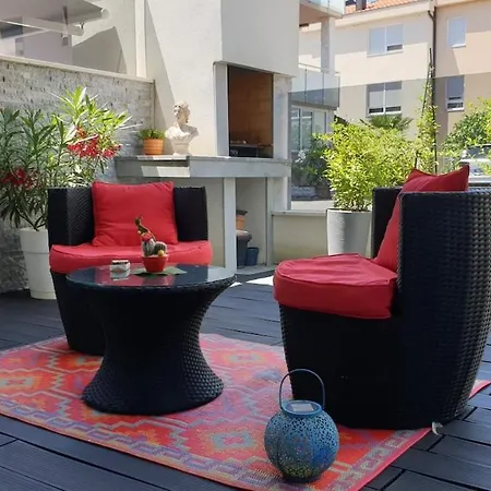 Garden Terrace *