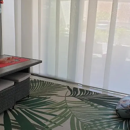Garden Terrace Apartment *